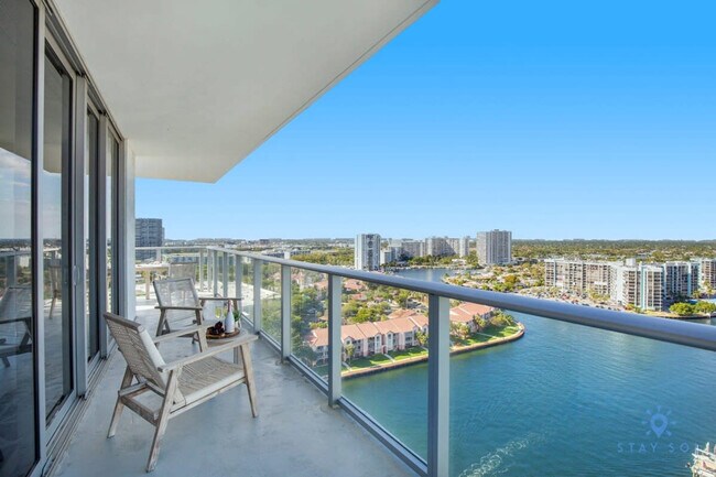 Building Photo - 4010 S Ocean Dr