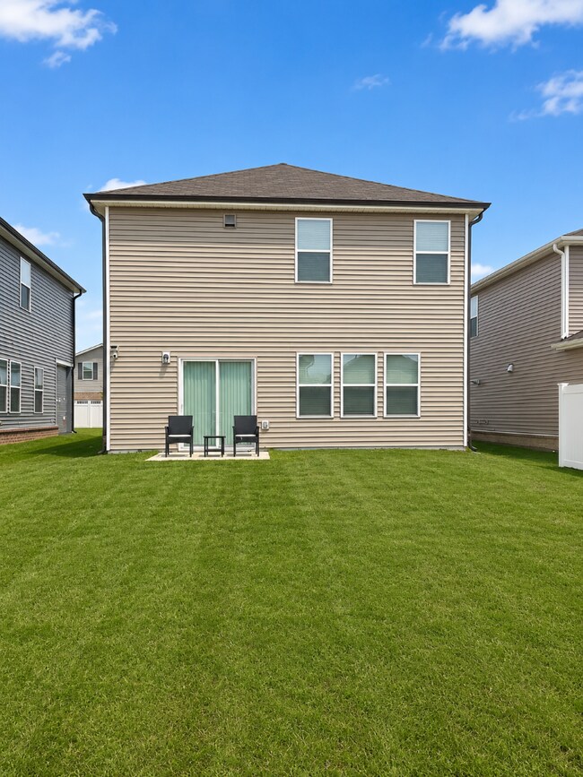 Building Photo - 4 Bedroom 2.5 bath with a loft Singe Family House for Rent