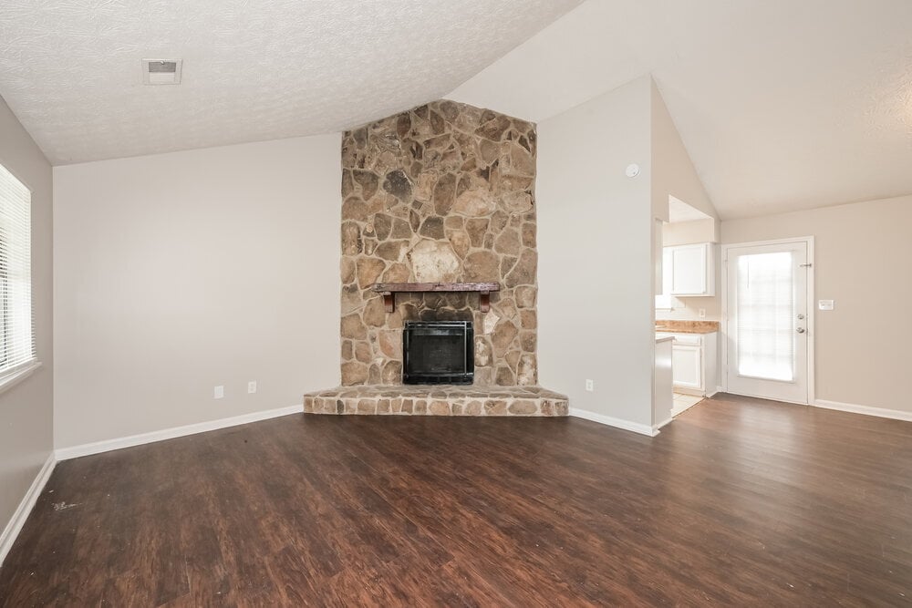 Building Photo - 488 Carillon Ln