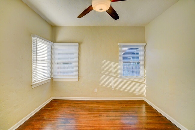 Building Photo - 479 Gaviota Ave