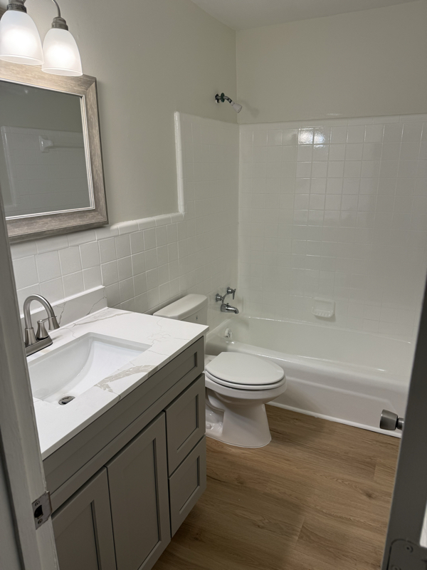 Building Photo - 2504 Redwood Ct