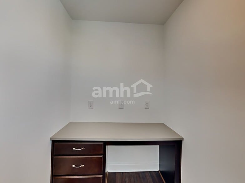 Building Photo - 5211 Virtue Ave