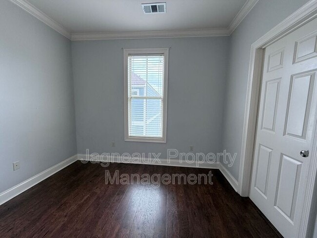 Building Photo - 108 Shallowford Dr