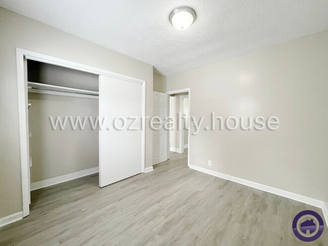 Building Photo - 5344 Claxton St