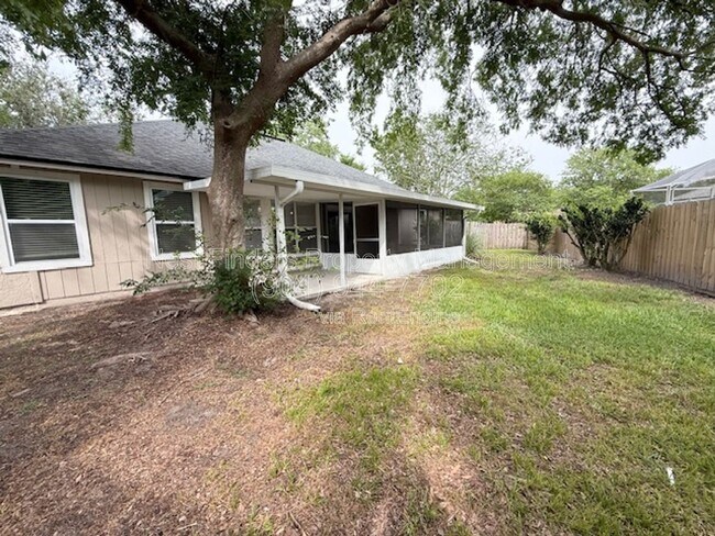 Building Photo - 816 Brookstone Ct