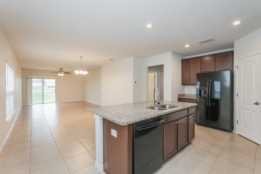 Building Photo - 10423 Hawks Landing Dr