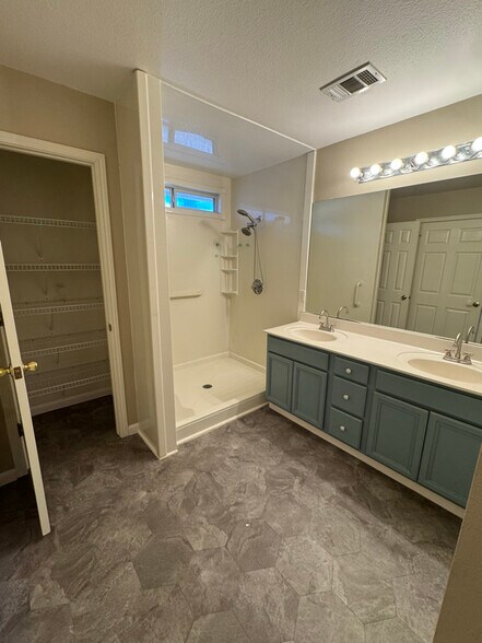 Building Photo - 2618 Dove Crossing Dr