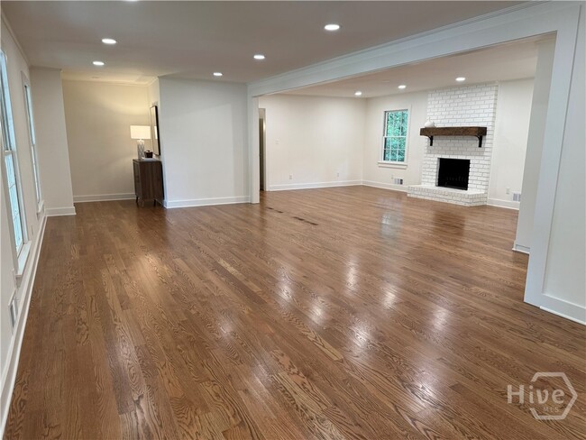 Building Photo - 185 Landor Dr