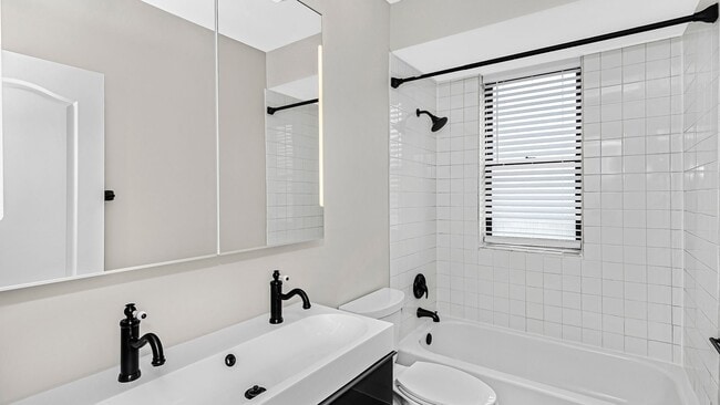 Building Photo - Stylish 2 Bed / 2 Bath Condo in Historic K...
