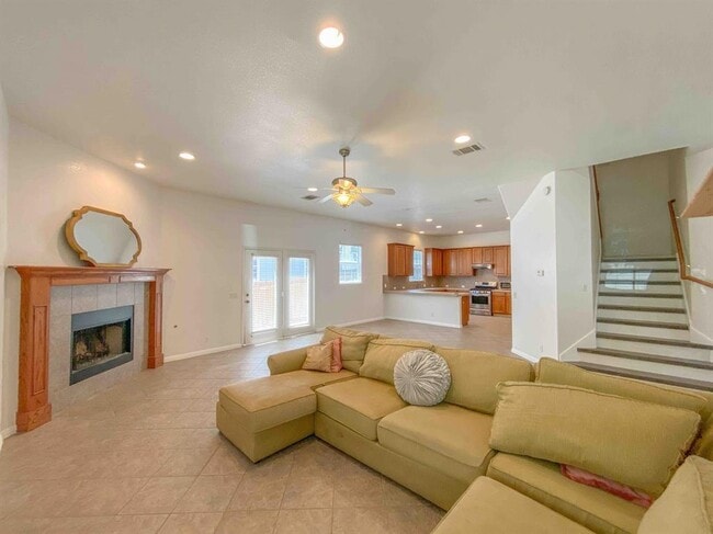 Building Photo - 609 W 37th St