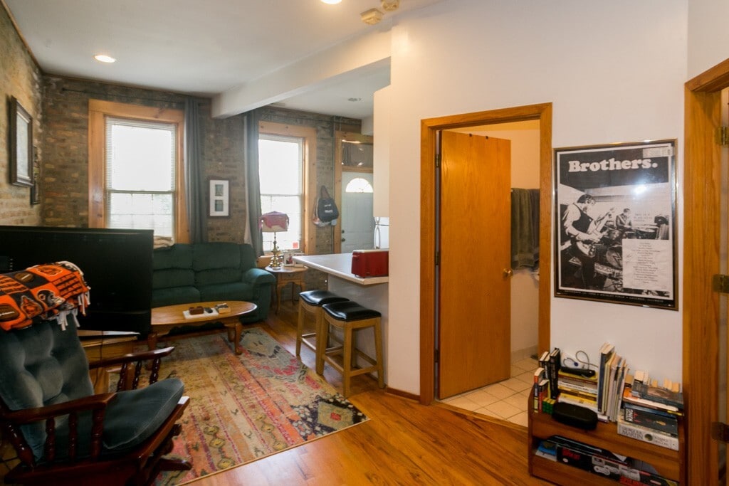 Building Photo - 1307 N Greenview Ave