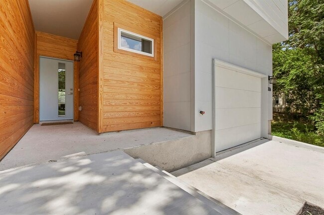 Building Photo - 3306 Denver Ave