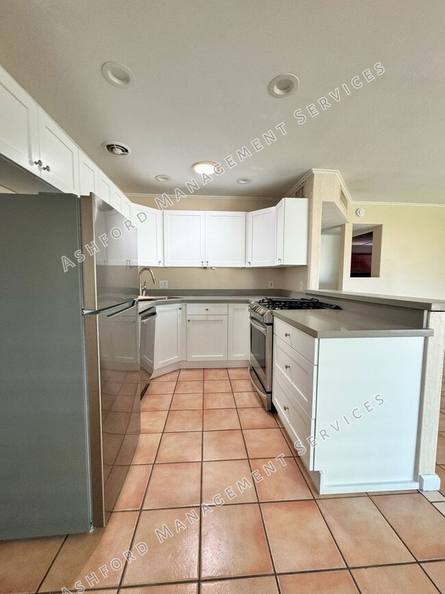 Building Photo - South Scottsdale huge corner lot 3 bedroom...