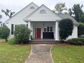 Building Photo - 446 Stanley Ave