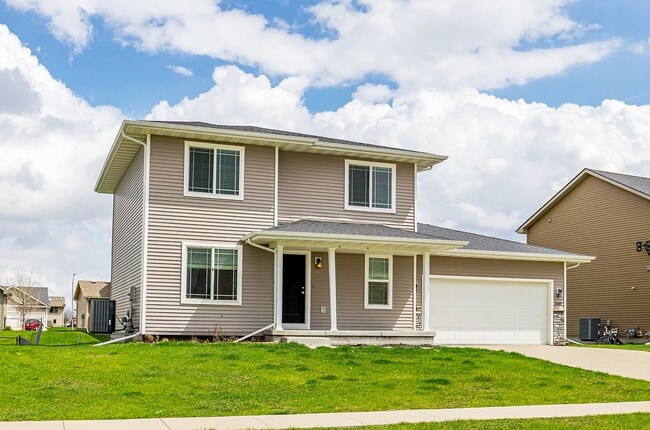 Building Photo - ALTOONA GEM!! 3 Bedroom, 2 Bathroom Home in Altoona!