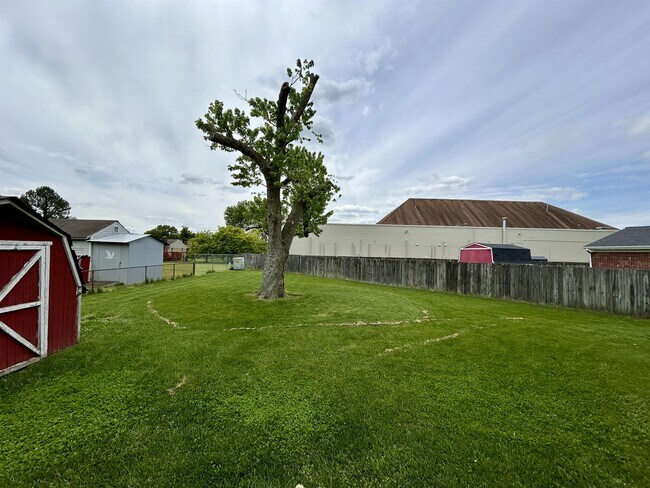 Building Photo - 1004 Hearth Ct
