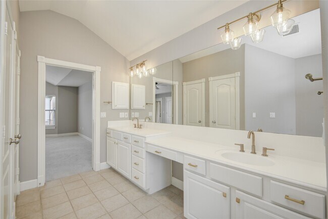 Building Photo - 5510 Blossom St