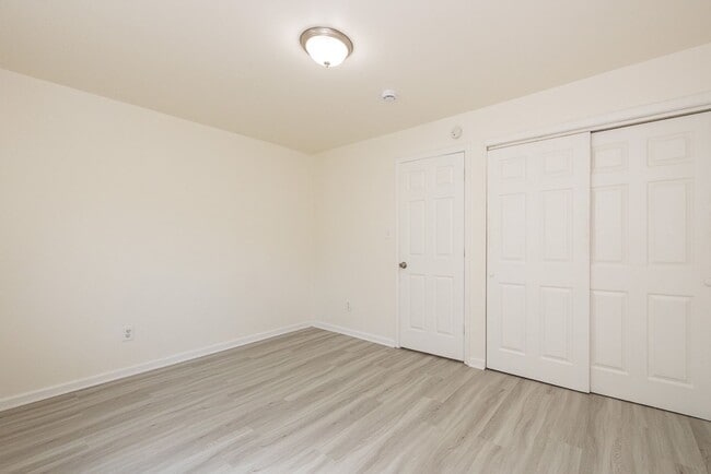 Building Photo - 22330 W Warren Ave