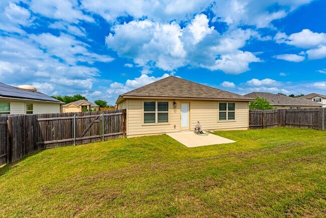 Building Photo - Experience Luxury Living: Perfect Blend of Comfort & Style in Your Dream Home! Schedule Viewing Now!