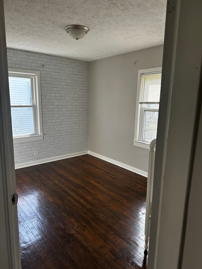 Building Photo - 284 Owosso Ave