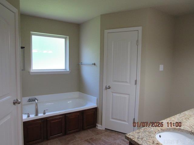 Building Photo - 2755 Gladstone Dr