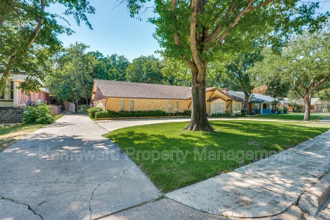 Building Photo - 1525 Cripple Creek Dr