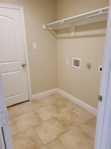 Building Photo - 3102 Flowering Springs Dr