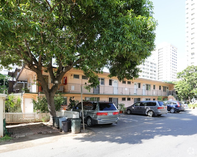 Primary Photo - 2467 Cleghorn St