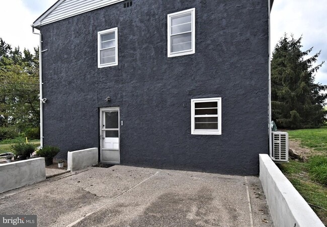 Building Photo - 4776 Old Easton Rd