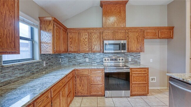 Building Photo - 2542 Windrose Dr