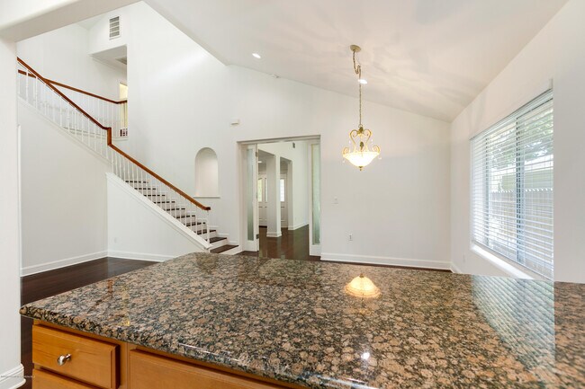 Building Photo - 4365 Bel Air Dr