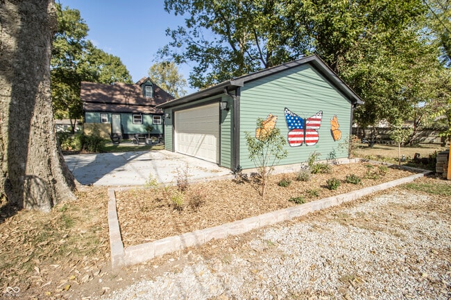 Building Photo - 1383 Cherry St