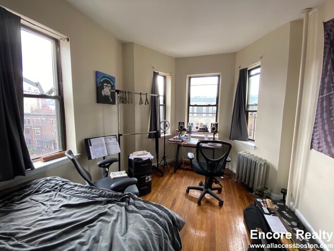 Building Photo - 38 Hemenway St