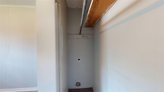 Building Photo - 16567 Farm to Market Rd 2154