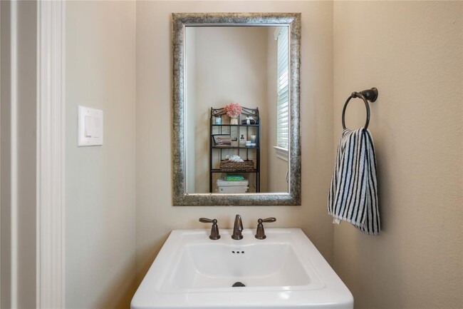 Building Photo - 27 S Greenprint Cir