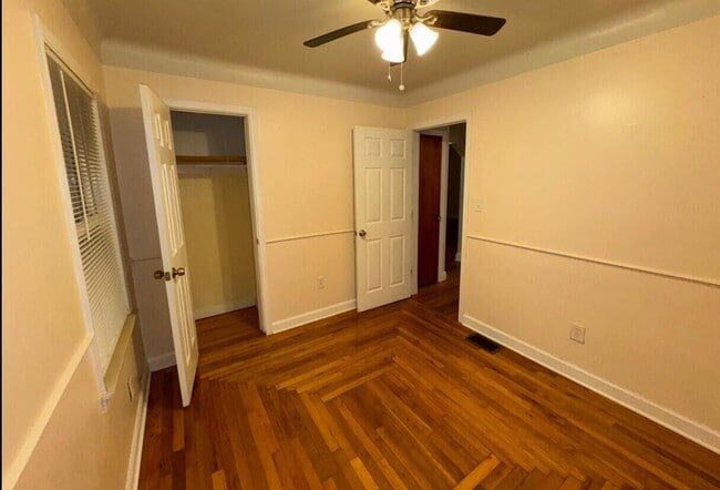 Building Photo - 2363 E Maple Rd