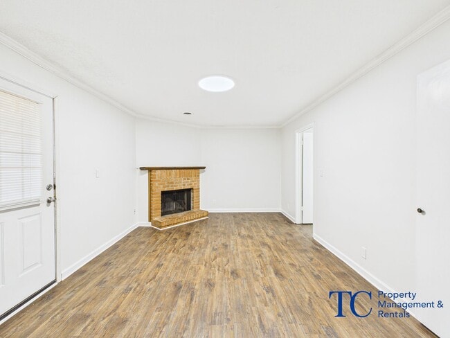 Building Photo - 8 Davidfield Cove