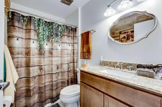 Building Photo - 12602 N 105th Ave