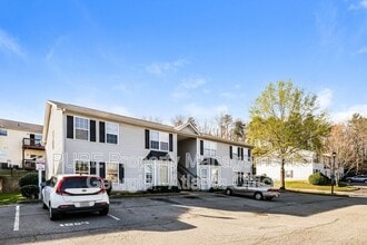 Building Photo - 1706 Stonehaven Cir