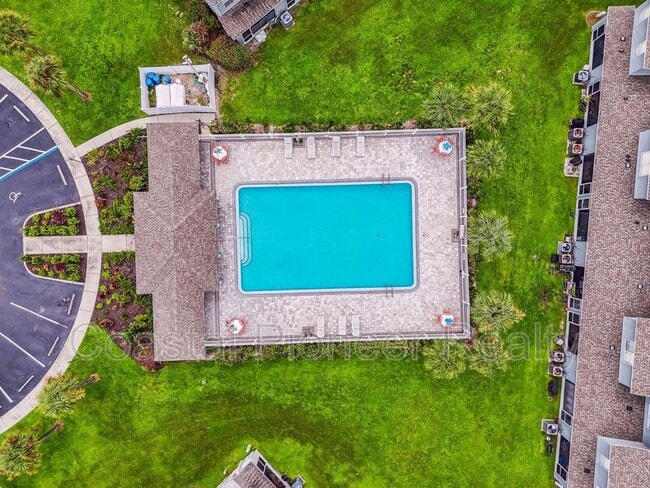 Building Photo - 6723 Lake Camden Way