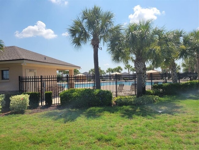 Building Photo - 487 Eaglecrest Dr