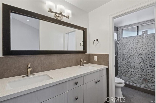 Building Photo - 10831 Roycroft St