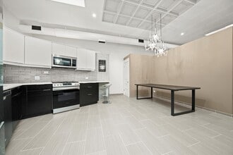 Building Photo - 300 N Ogden Ave