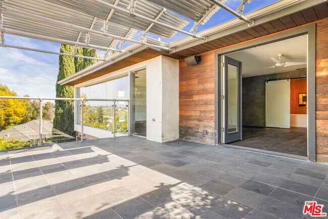 Building Photo - 4075 Los Nietos Dr