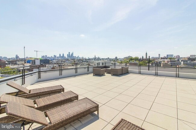 Building Photo - 1405 Frankford Ave