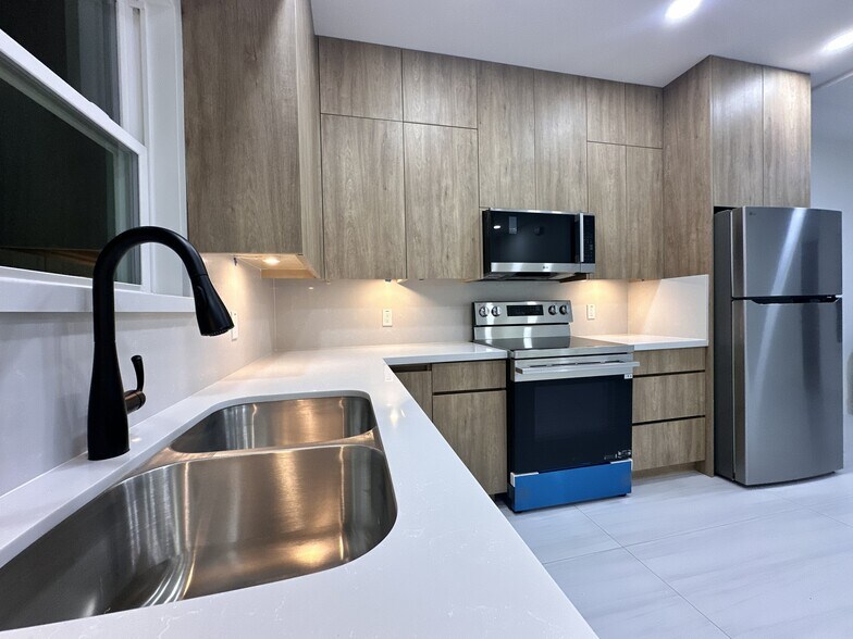 Building Photo - 11313 N 25th St