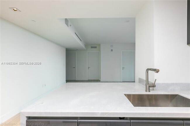 Building Photo - 1451 Brickell Ave