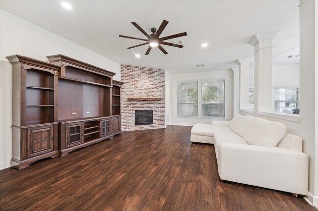 Building Photo - 11 Knotwood Ct