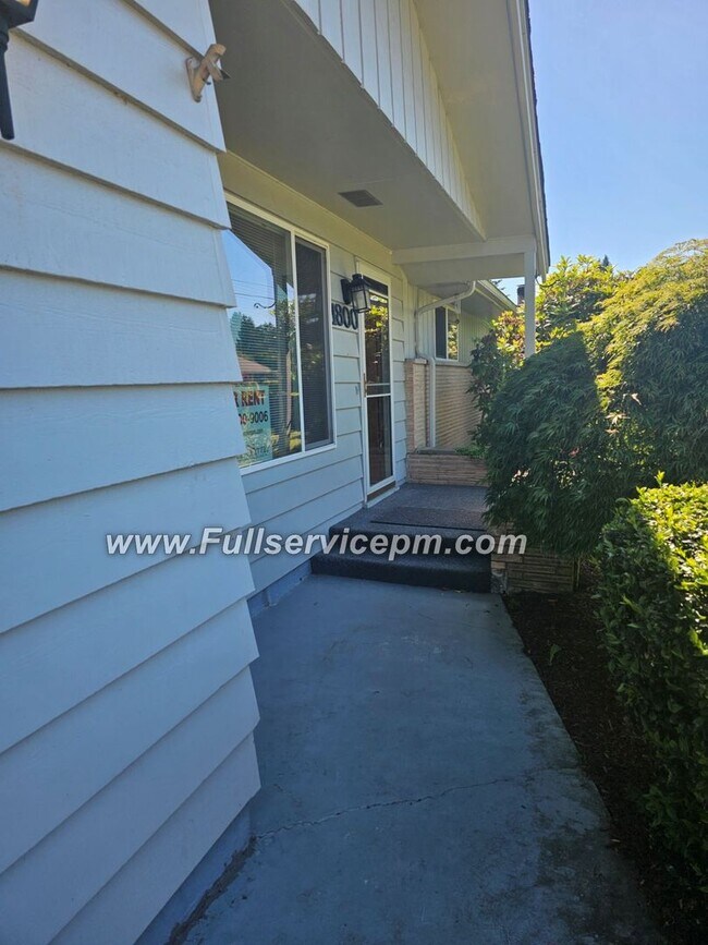 Building Photo - Home sweet home-You need to check this wonderful home out!!