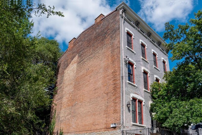 Primary Photo - 306 Mulberry St